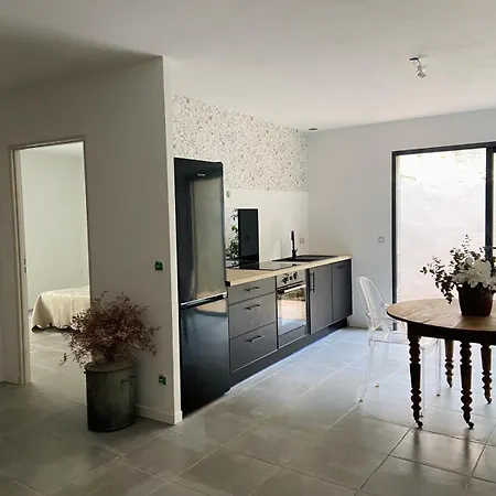 Neuf Avec Patio Apartamento
